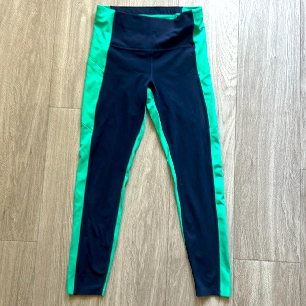 Athleta Salutation Stash Pocket Tight Blue 7/8